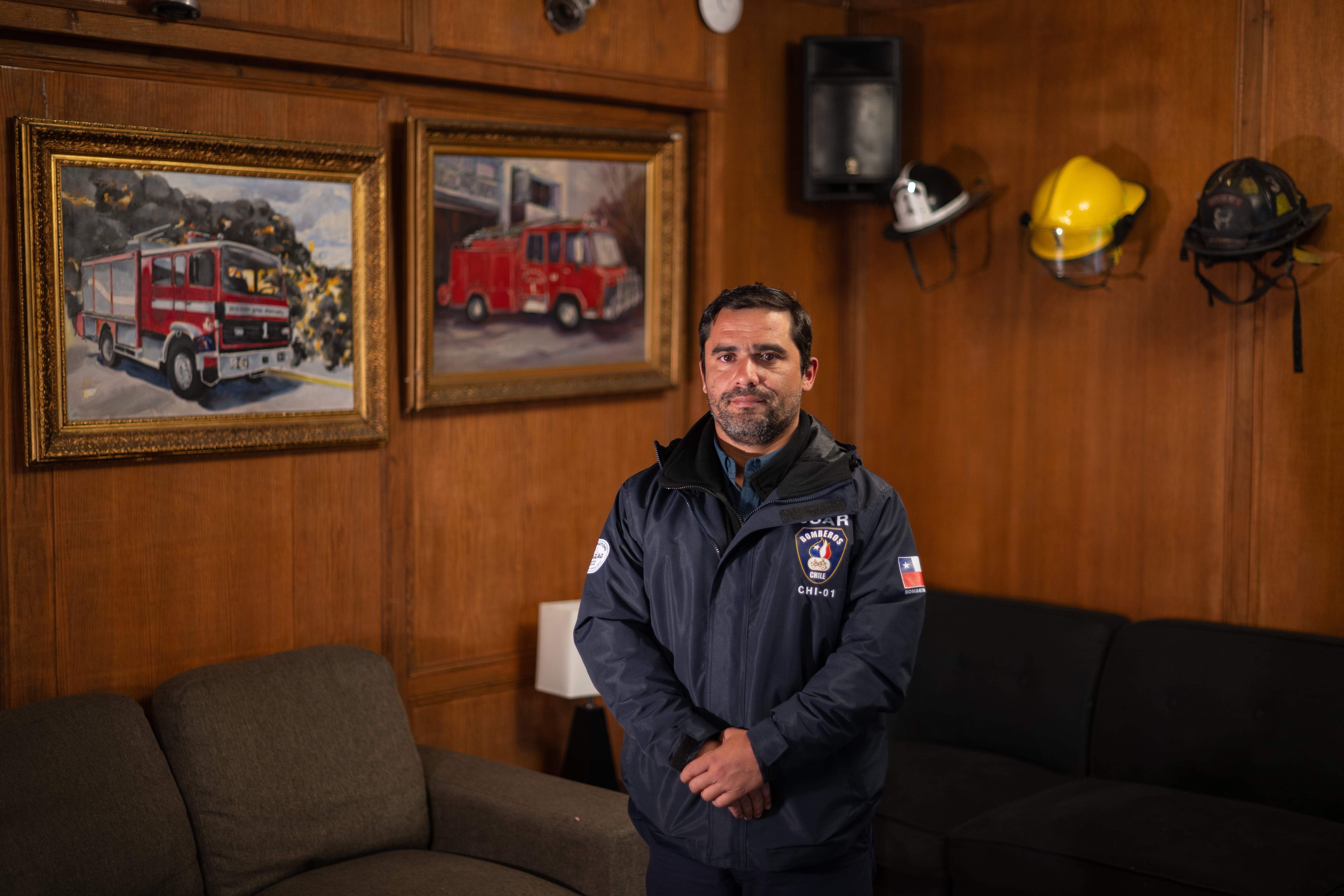 The Chilean firefighter who helped rescue Hernán Gil from the rubble: ‘The real heroes are the Venezuelans’