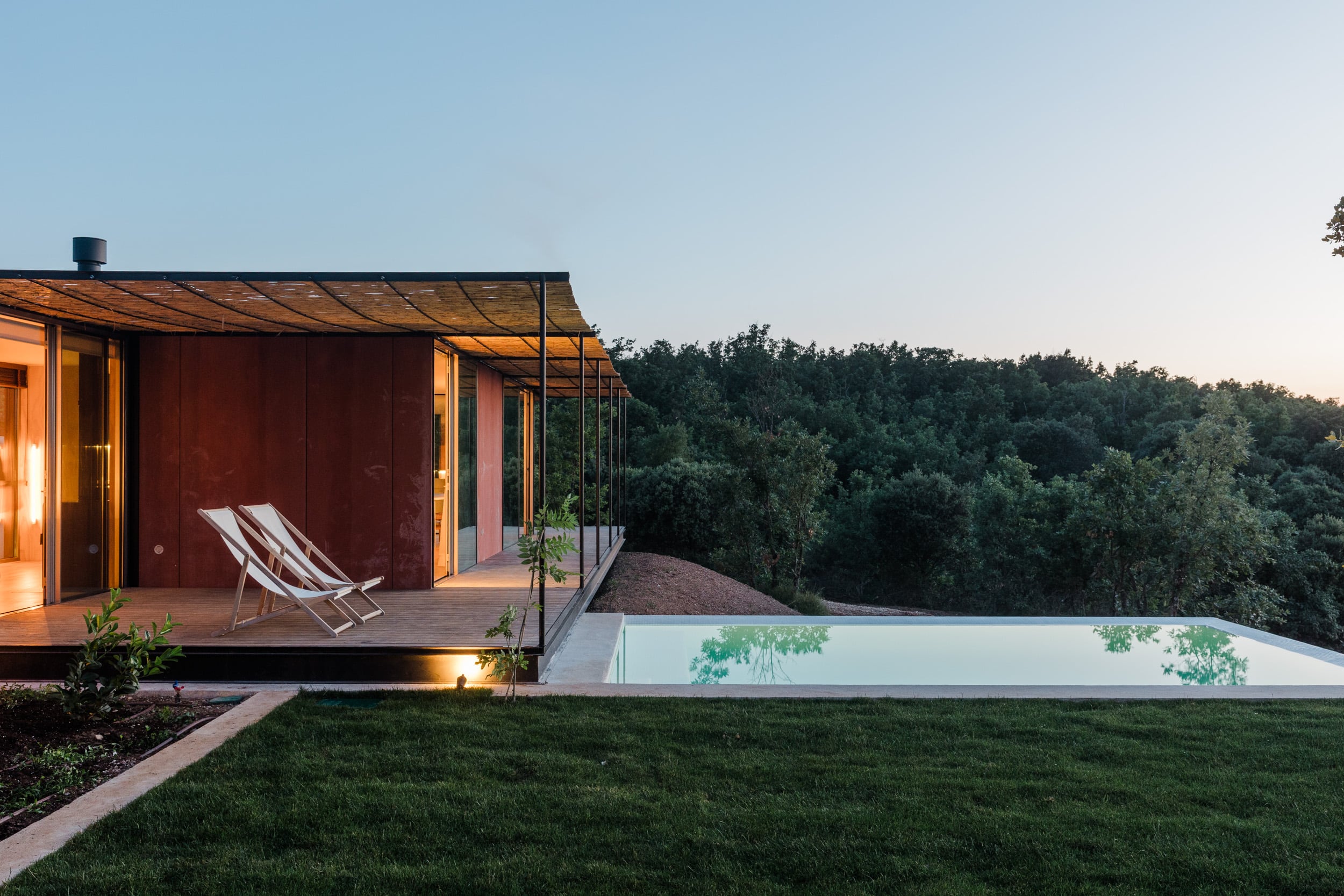 With their Tini Living homes, the architectural firm delaVegaCanolasso has managed to fast-track construction and get a handle on costs. 