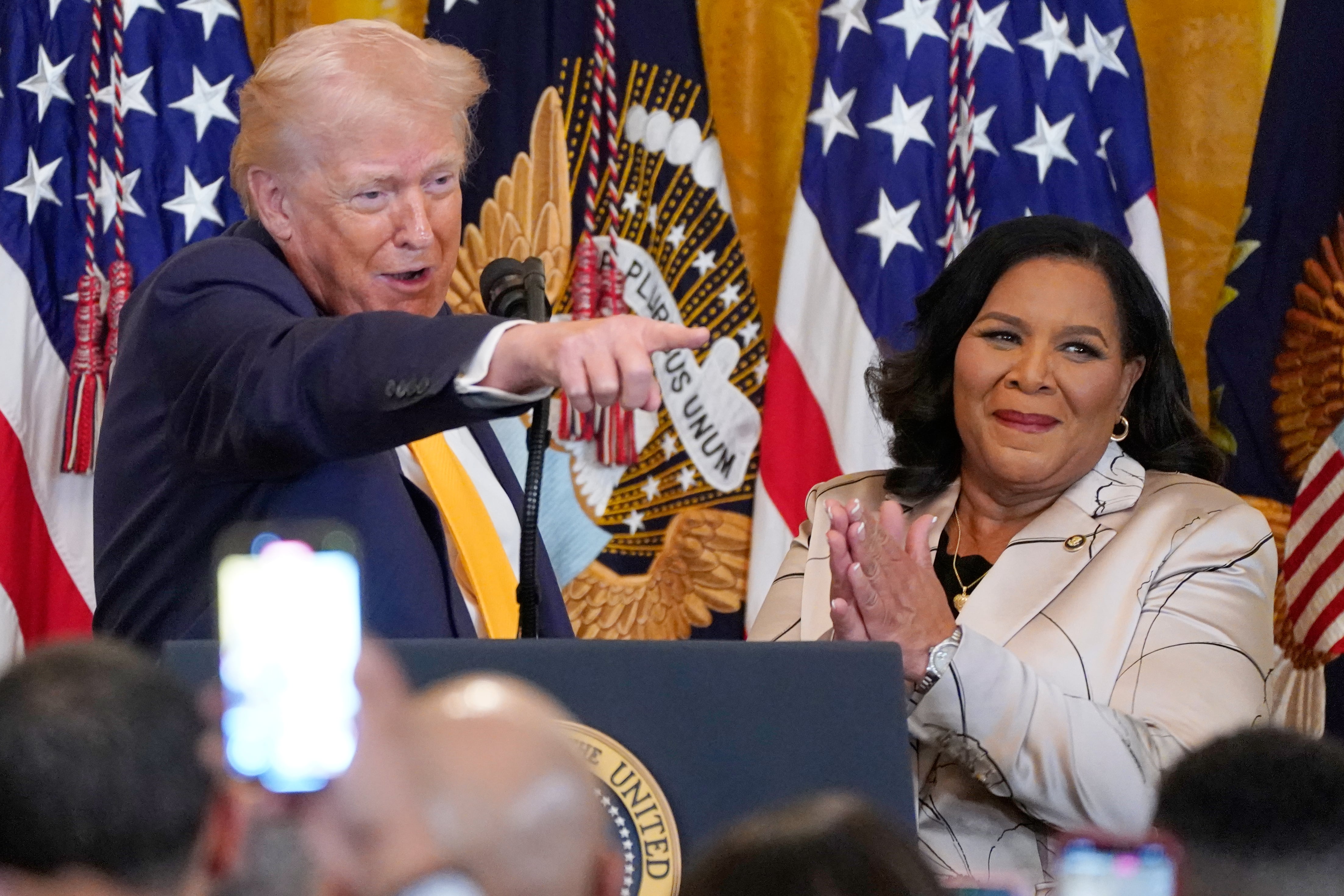 The flourishing industry of presidential pardons breaks records in Trump’s Washington