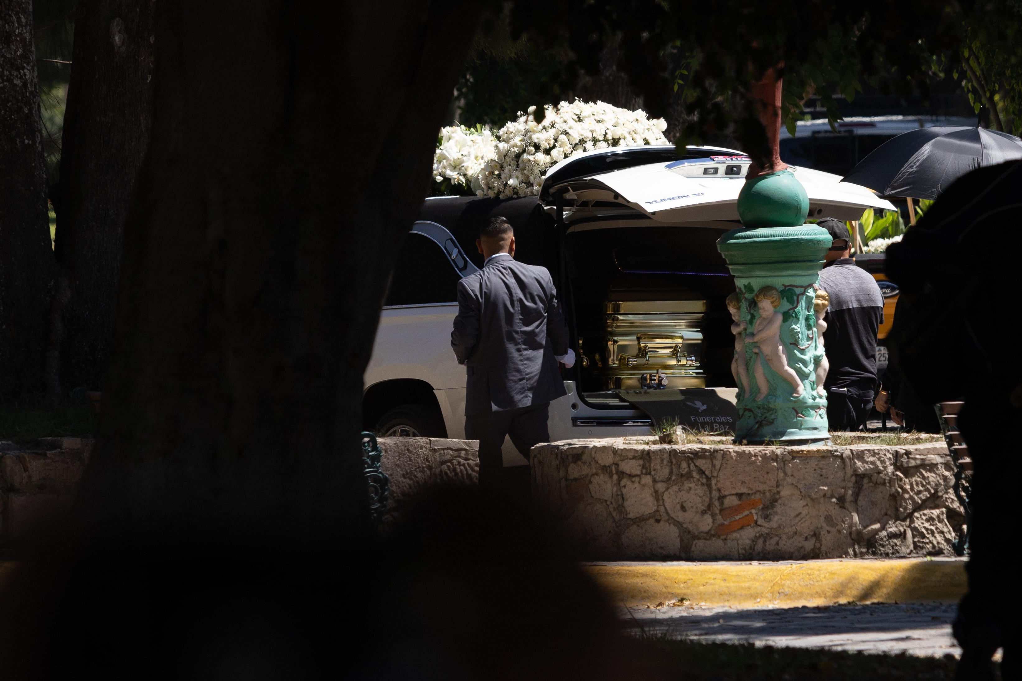 Mencho's coffin inside the Recinto de la Paz Pantheon in Zapopan.