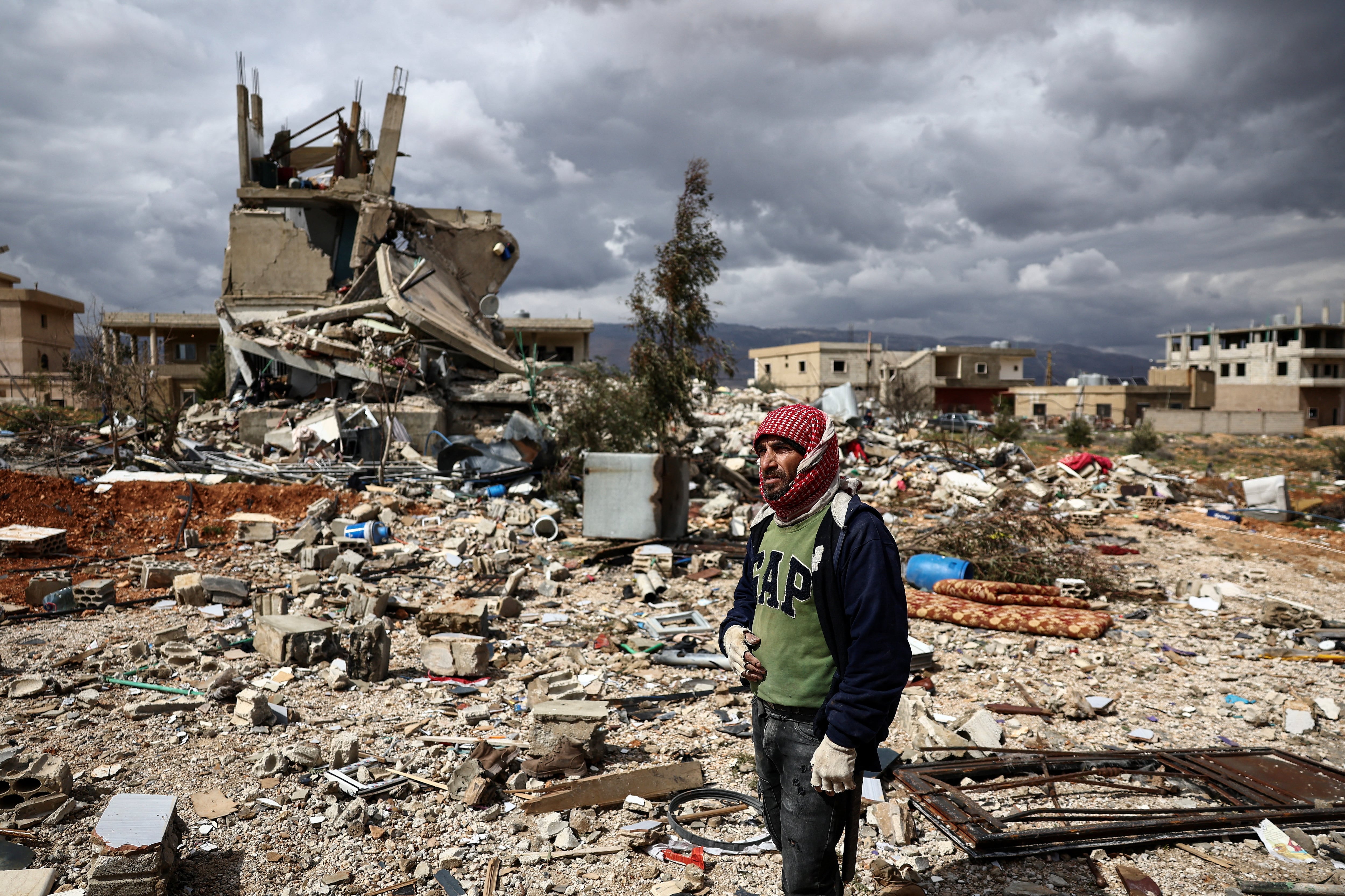 Israel prepares major invasion of southern Lebanon, to the despair of its inhabitants: ‘Entire families are arriving dead’