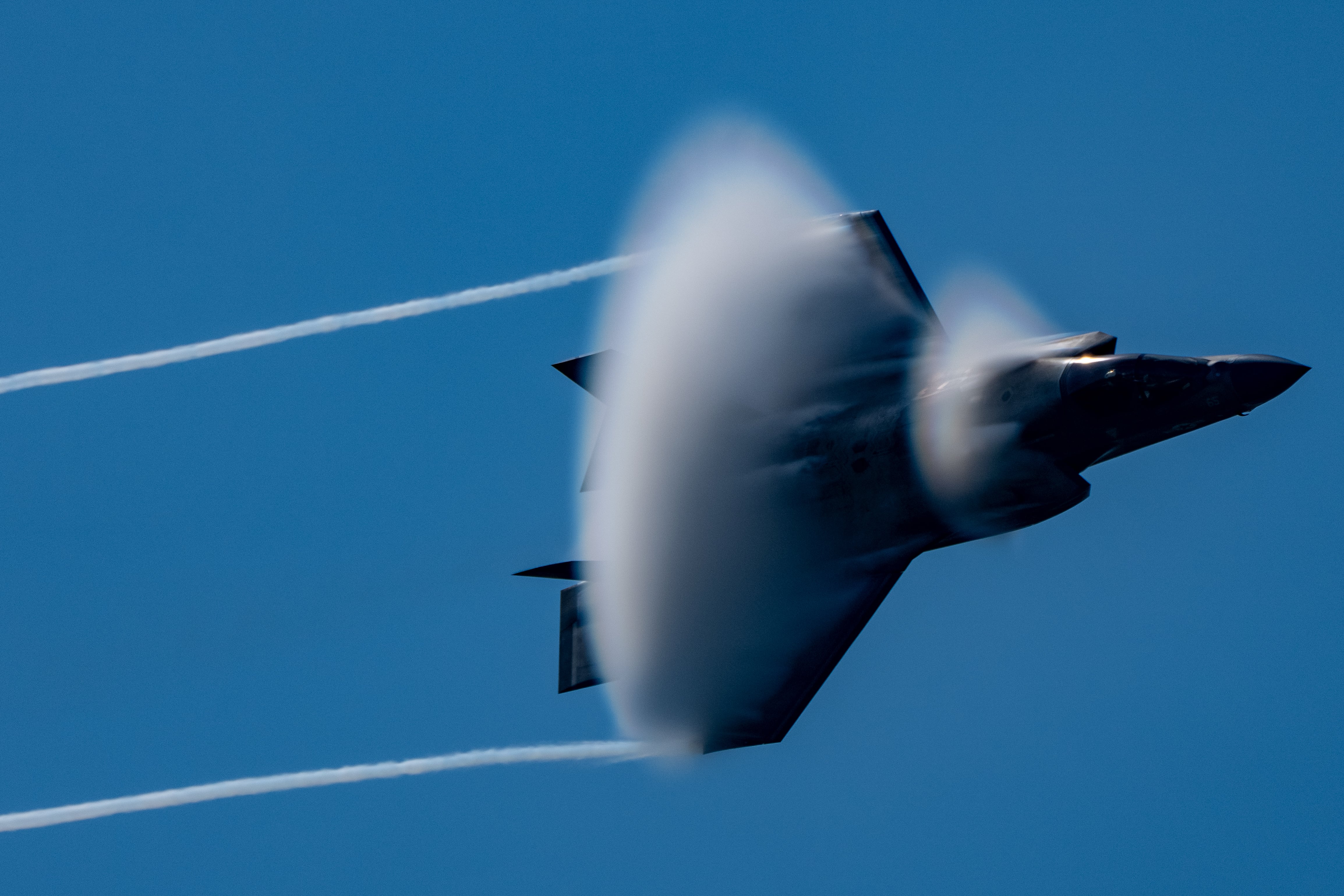 The world is plunging into a dangerous spiral of military spending
