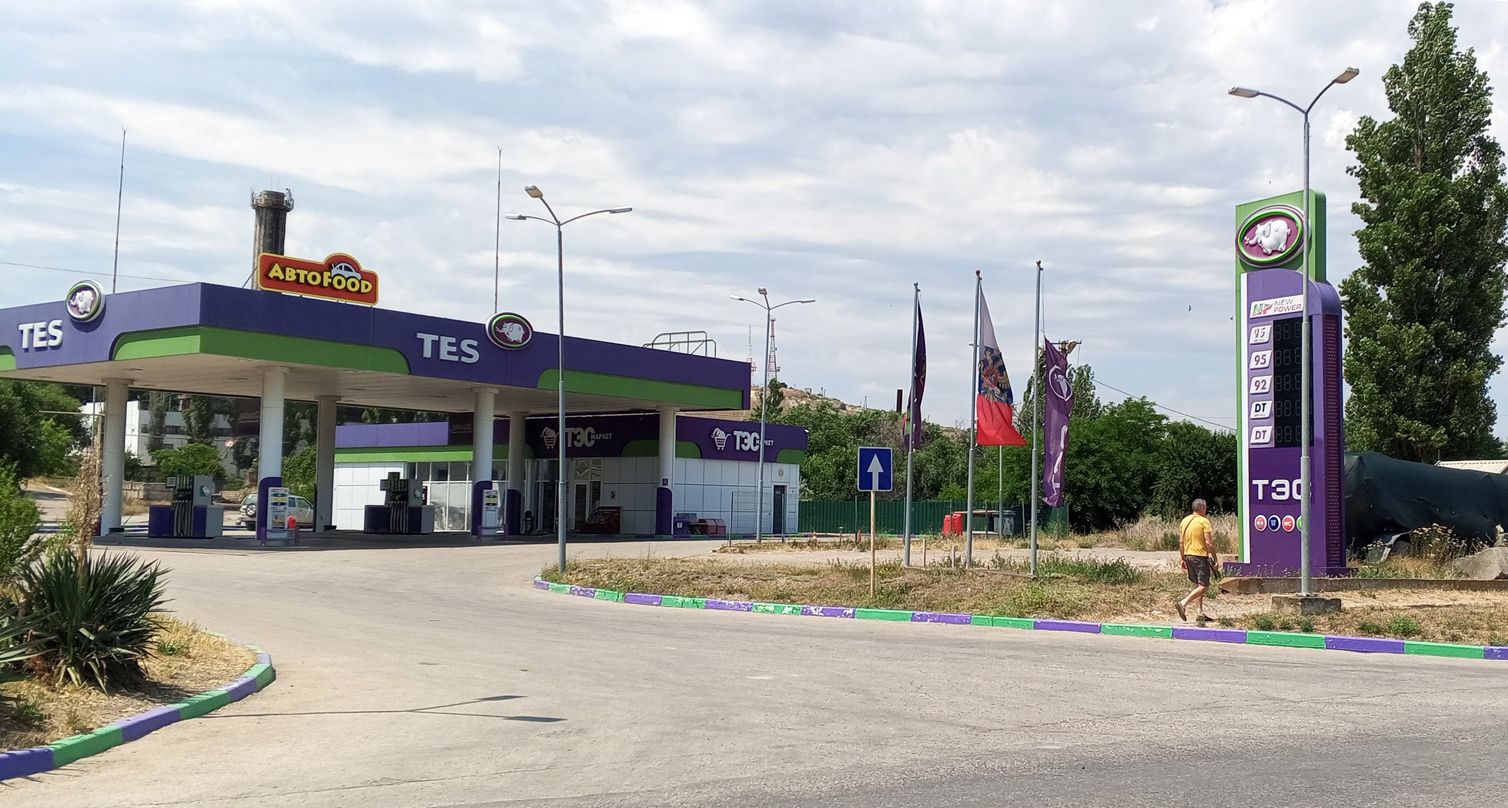 Tourists still daring to visit besieged Crimea: ‘People tell us we’re crazy’