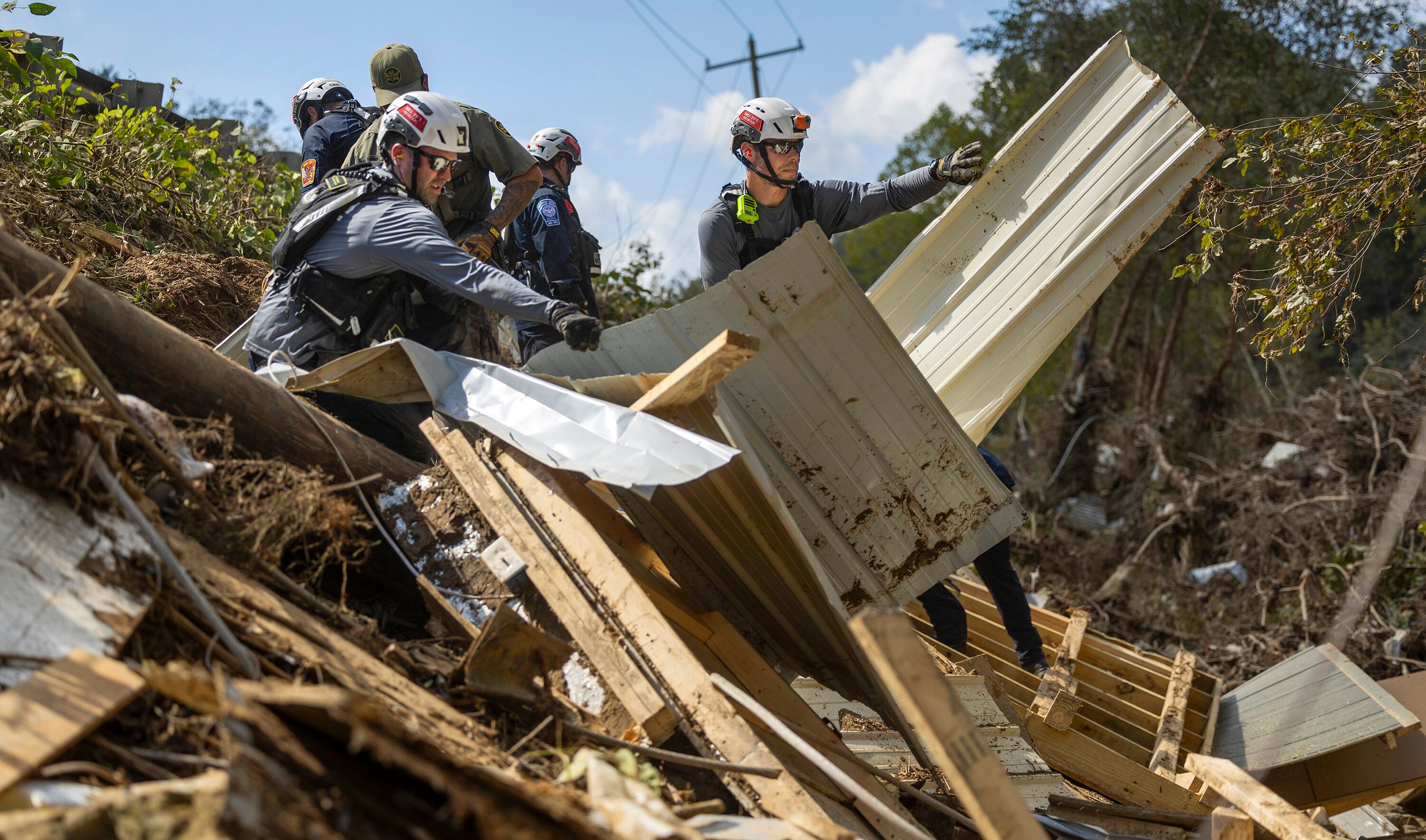 A group of Democrats accuses Trump of undermining disaster relief by using FEMA to advance his immigration agenda