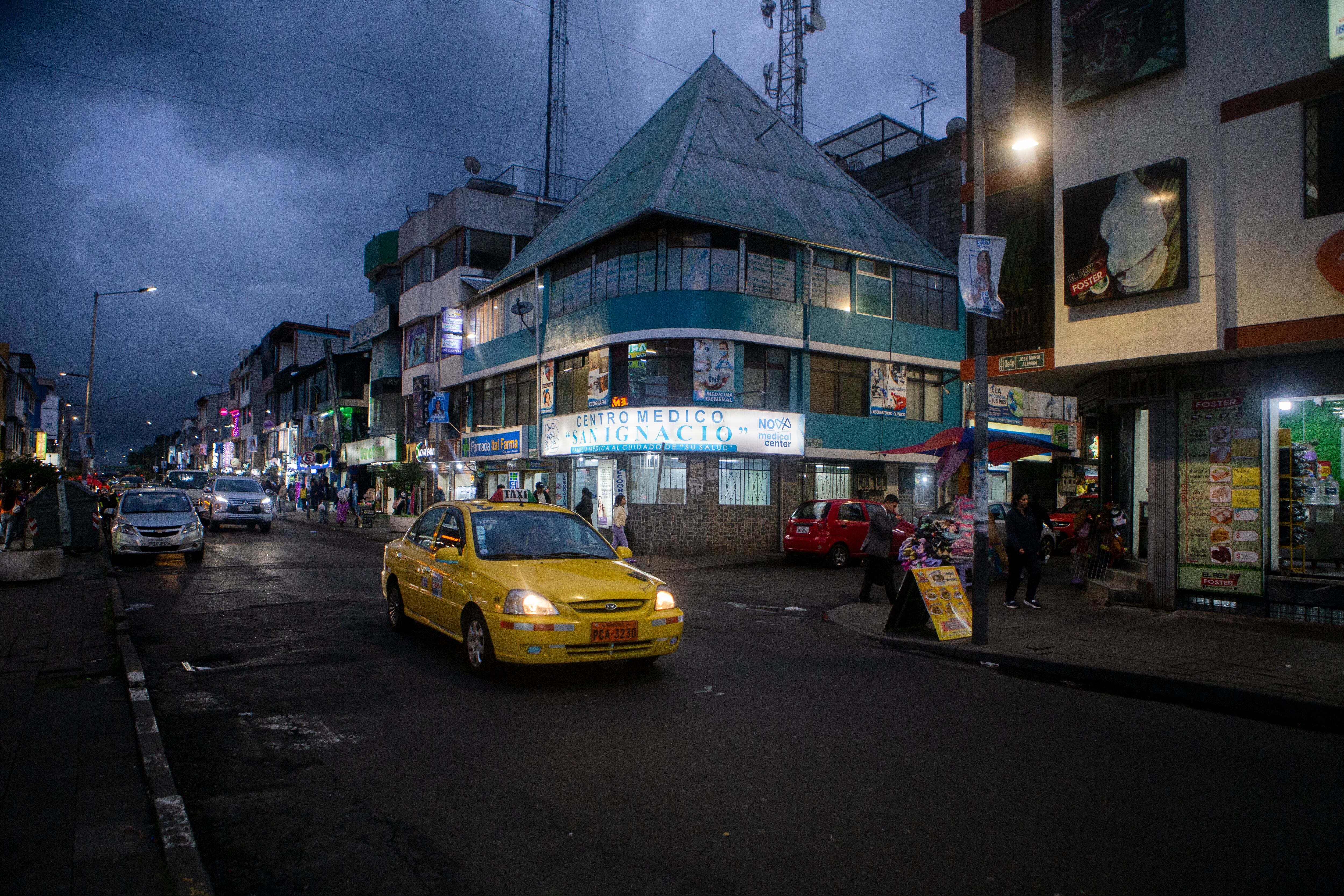 Juan Alemán Avenue, better known as “La Jota,” is one of Solanda’s economic centers.
