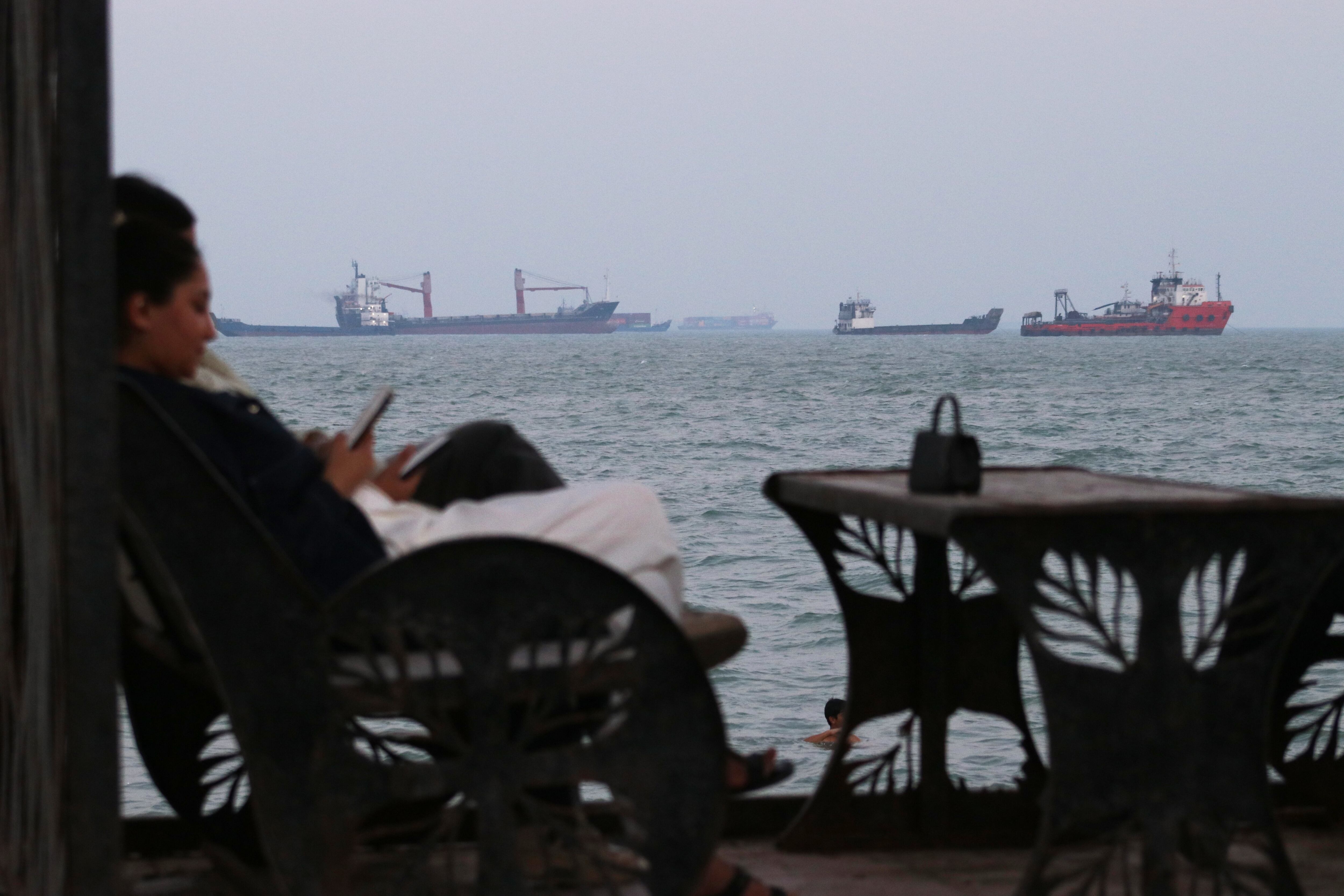 Imposing tolls in the Strait of Hormuz, Trump’s latest whim and about-face