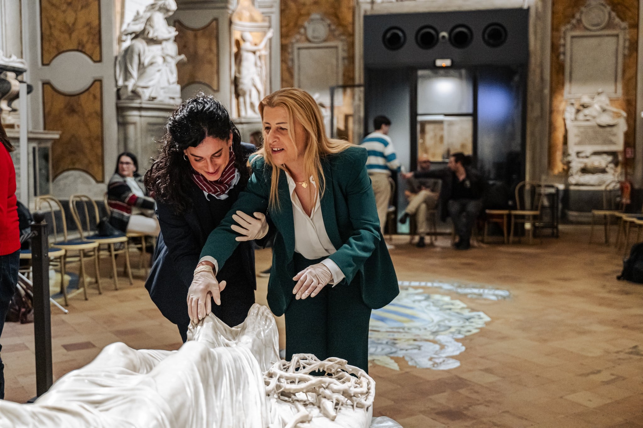 The museum that lets blind people touch 18th-century sculptures