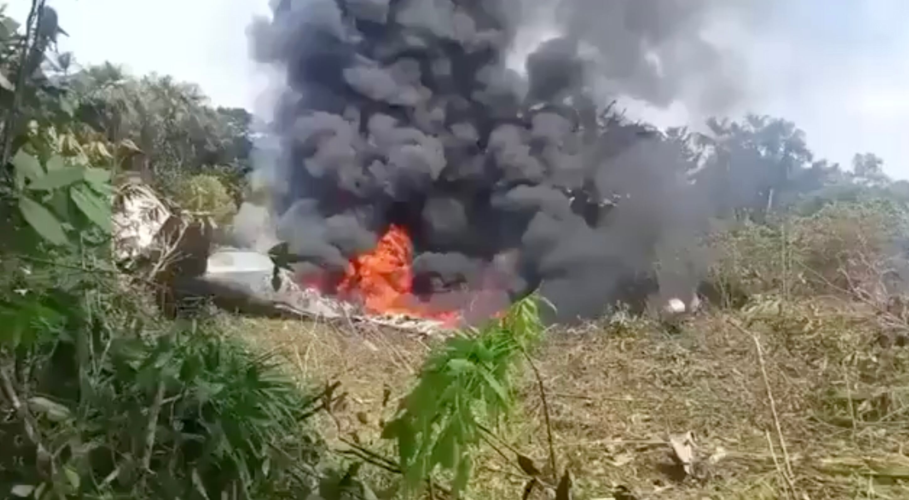 Colombian Air Force plane crashes with over 100 soldiers on board