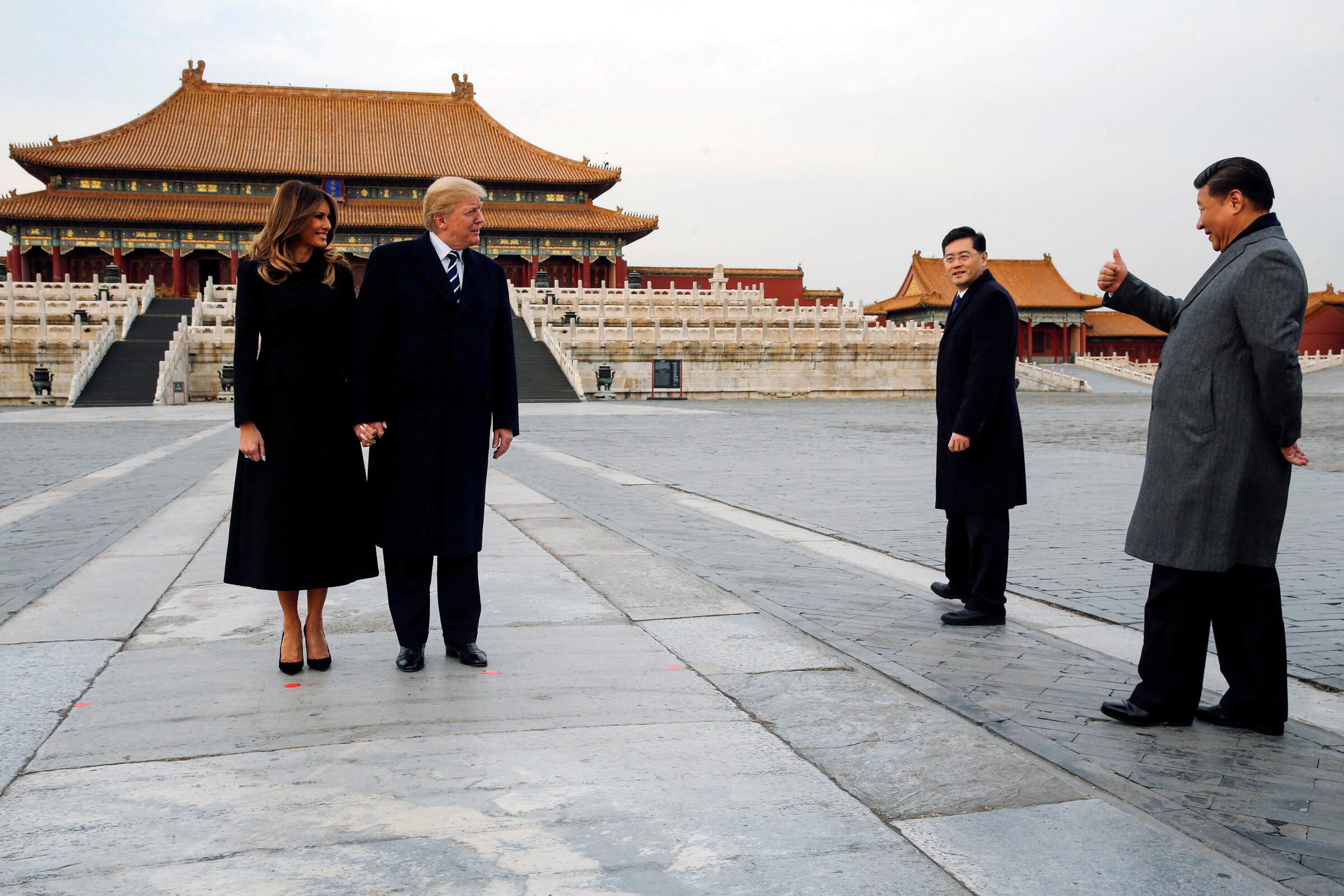 Encounter between the eagle and the dragon