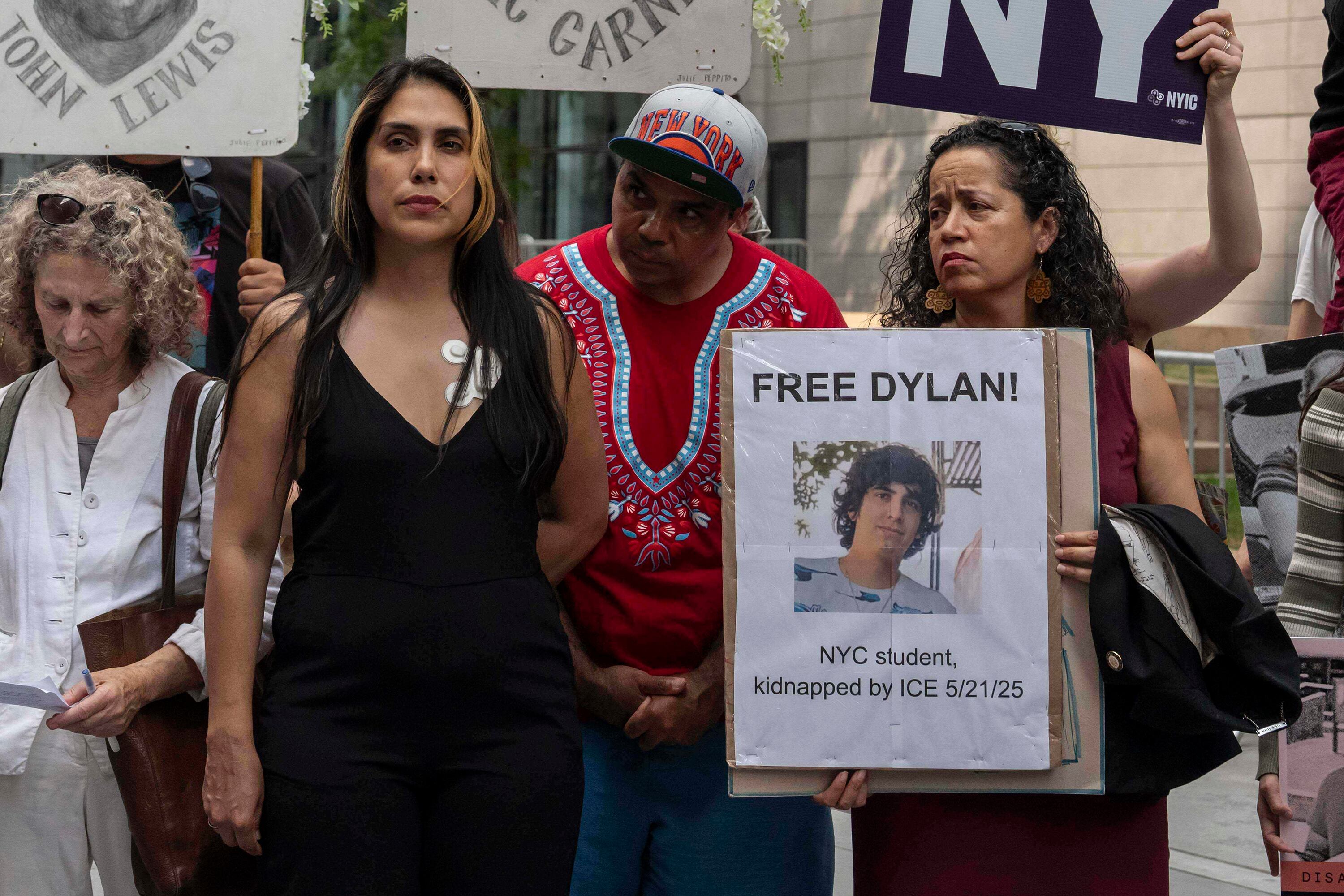 Dylan López Contreras, the first high school student detained by ICE in New York, released after nearly 10 months