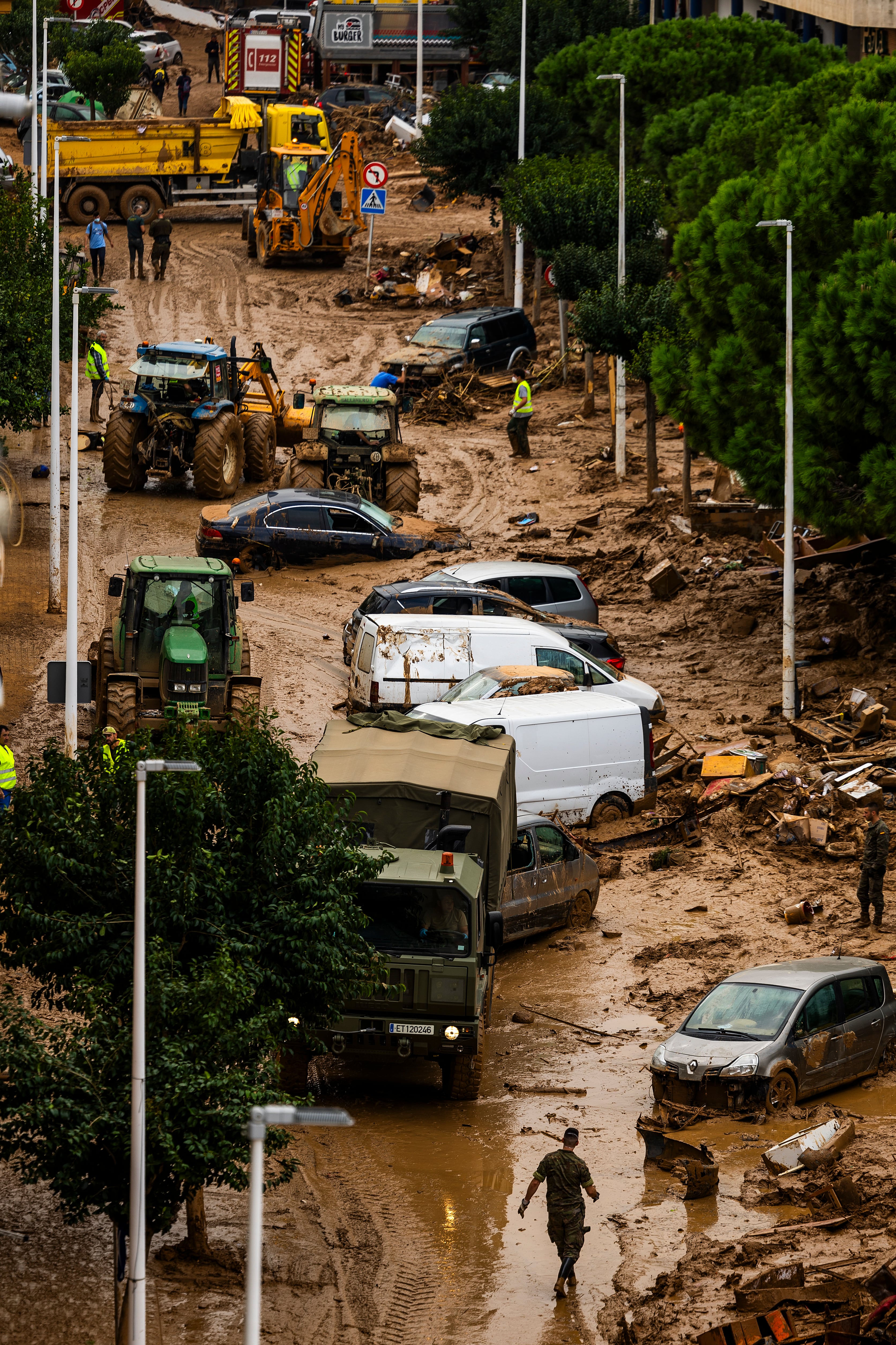 This is what Blasco Ibáñez Avenue in Catarroja, Valencia, looked like after the flooding.