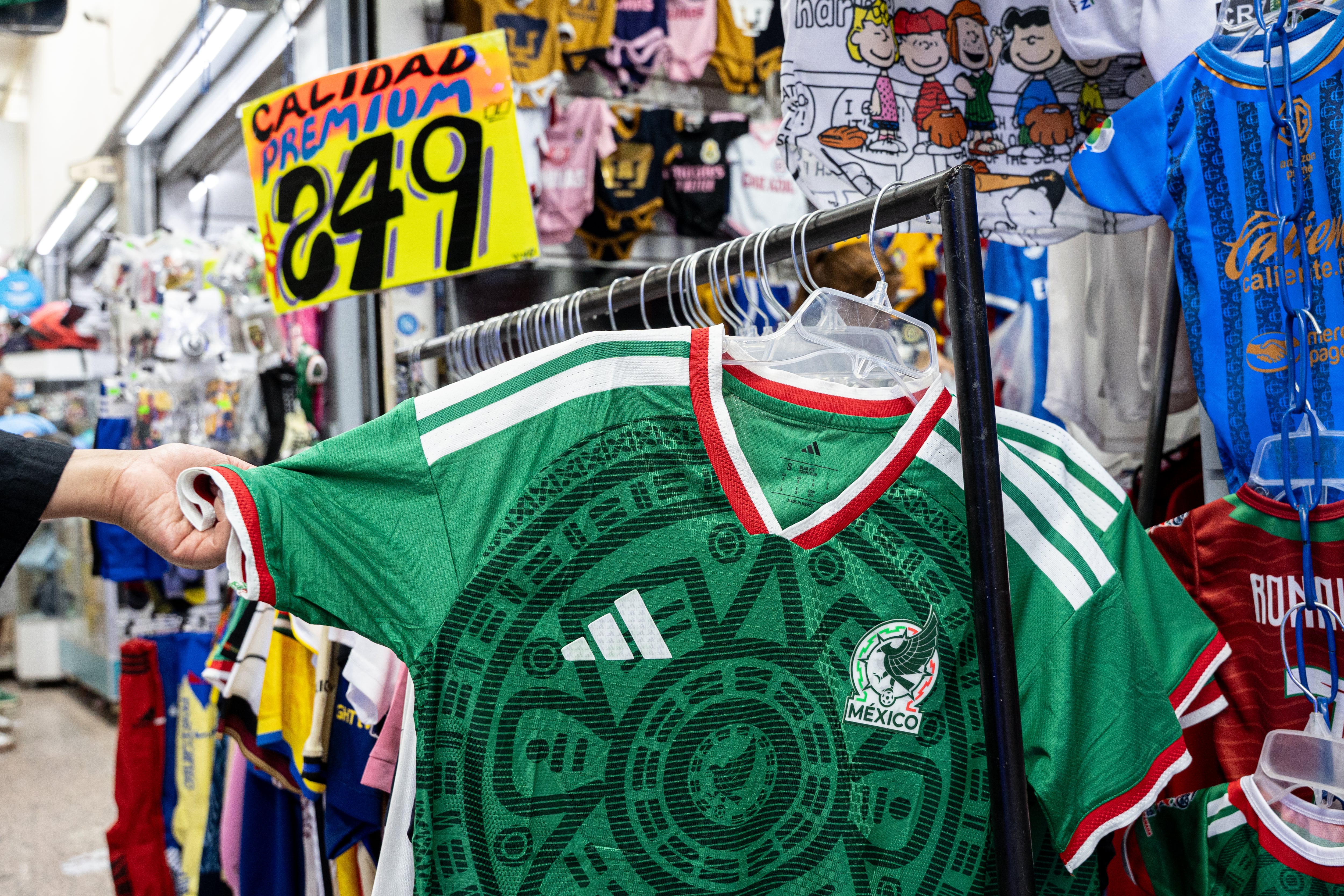 Mexican national team jersey in the Historic Center of Mexico City.