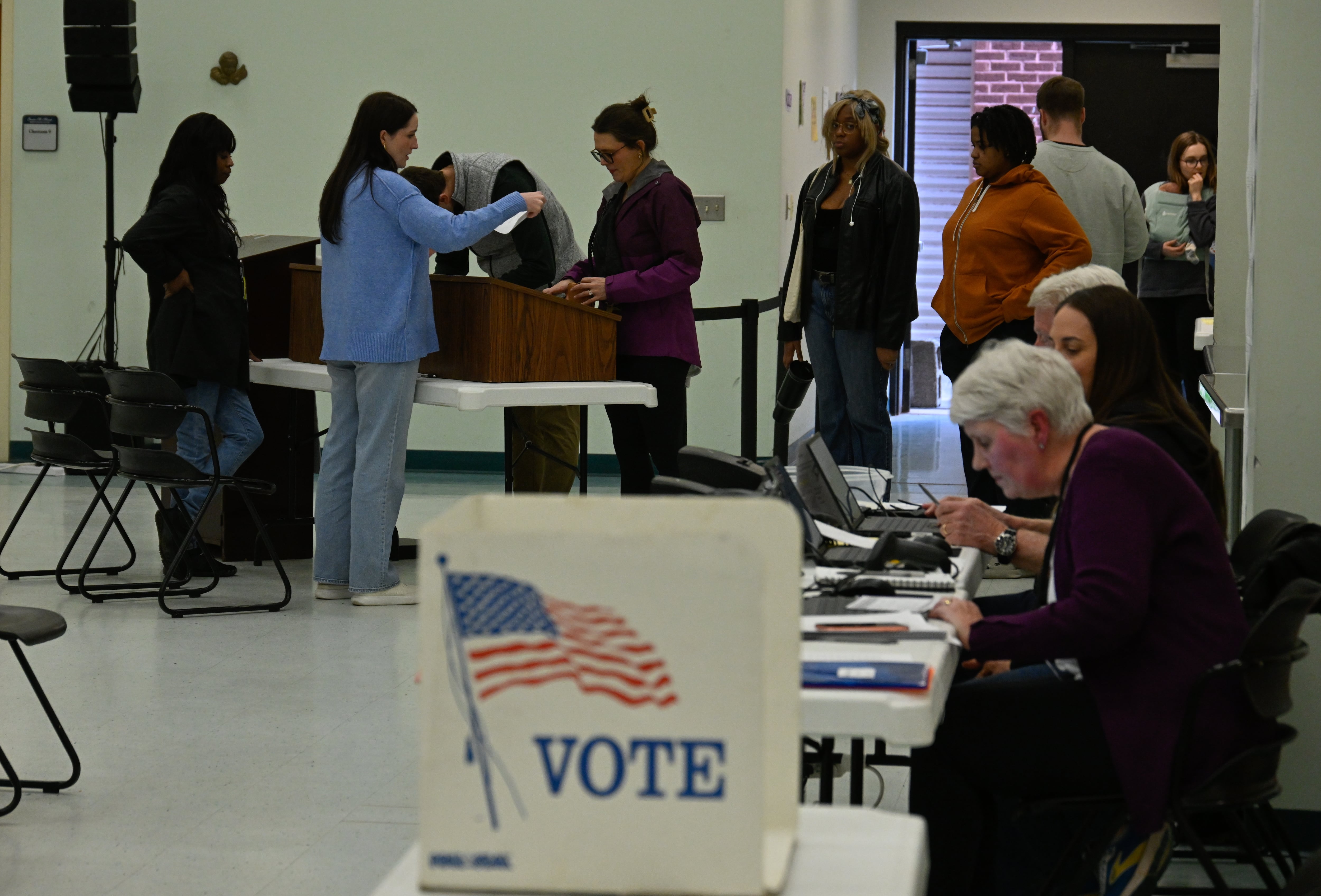 Trump administration tasks ICE with tracking ‘false’ voters ahead of the midterms