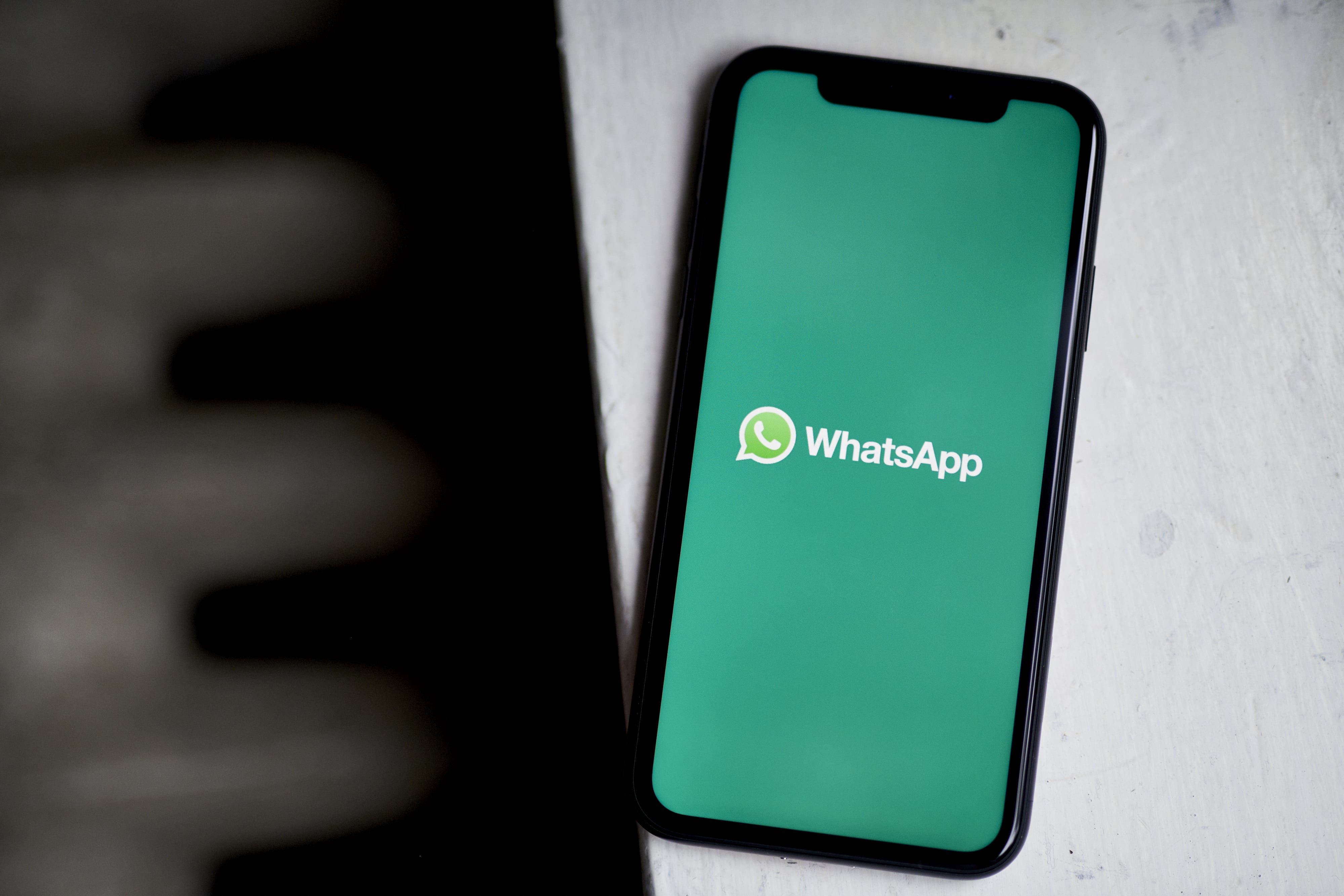 WhatsApp and the scam targeting Latinos in the US: Unrealistic discounts, giveaways and fake stores