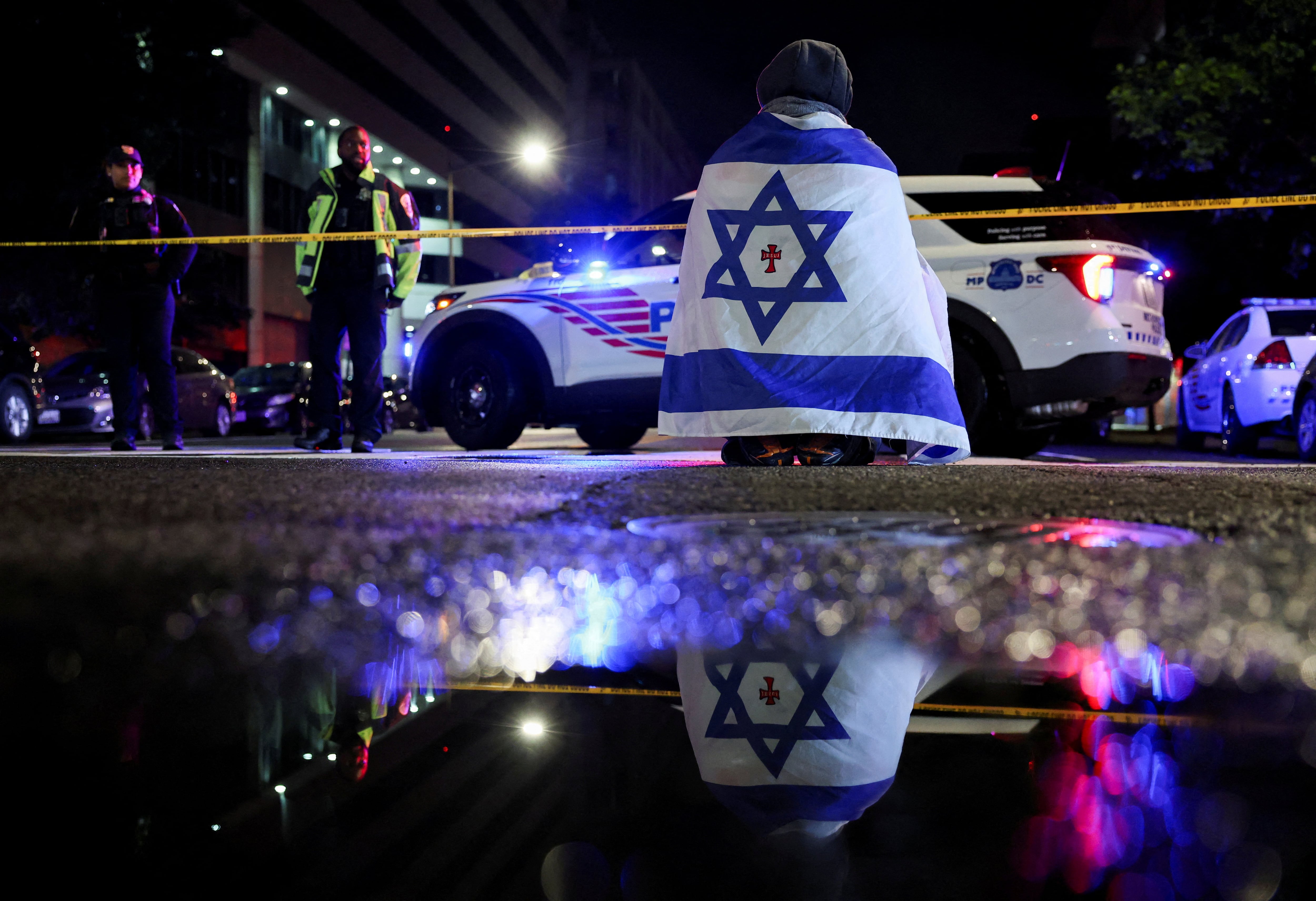 Two Israeli embassy employees shot dead in front of the Jewish Museum in Washington