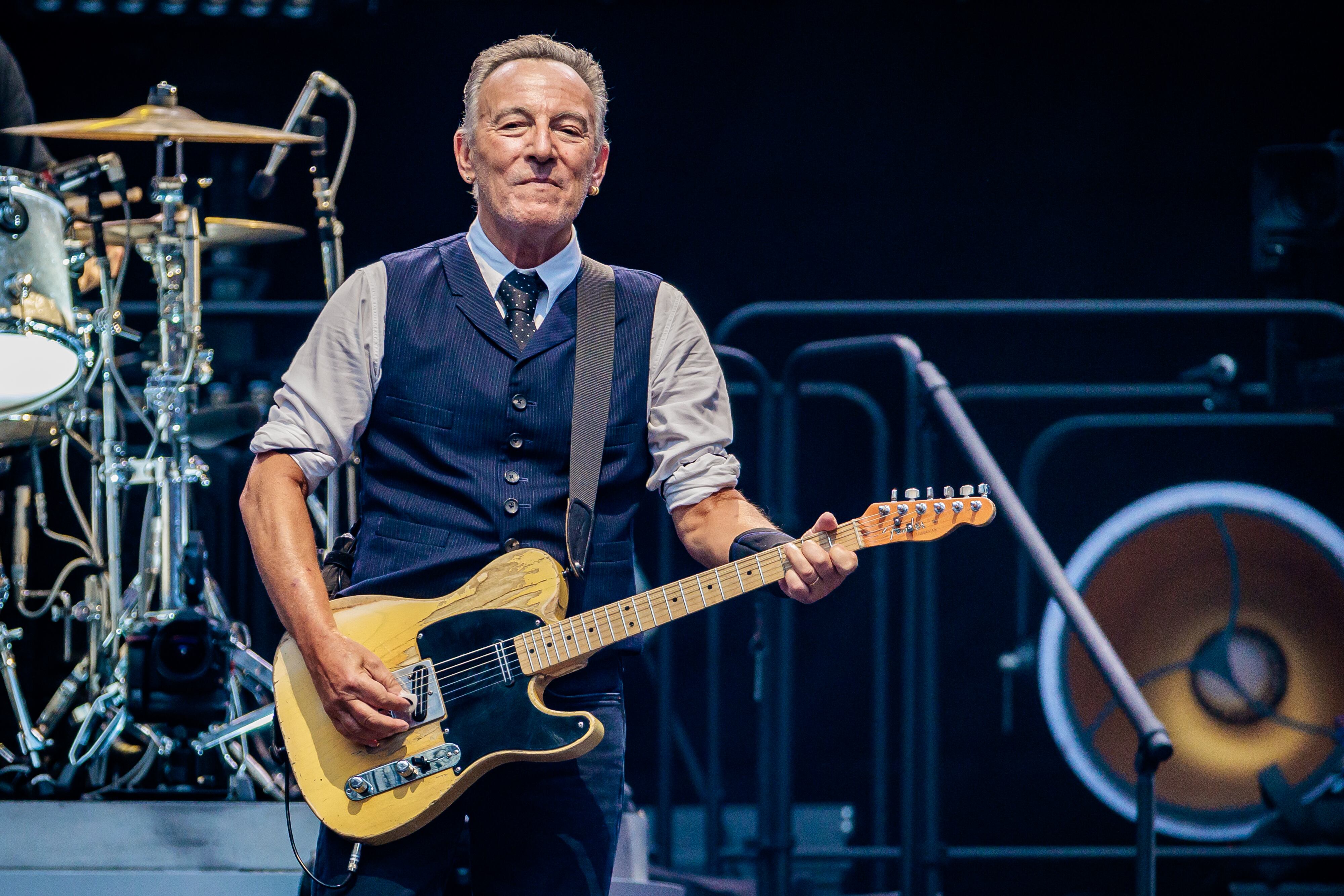 Bruce Springsteen speaks out against ICE and dedicates a song to Renee Good