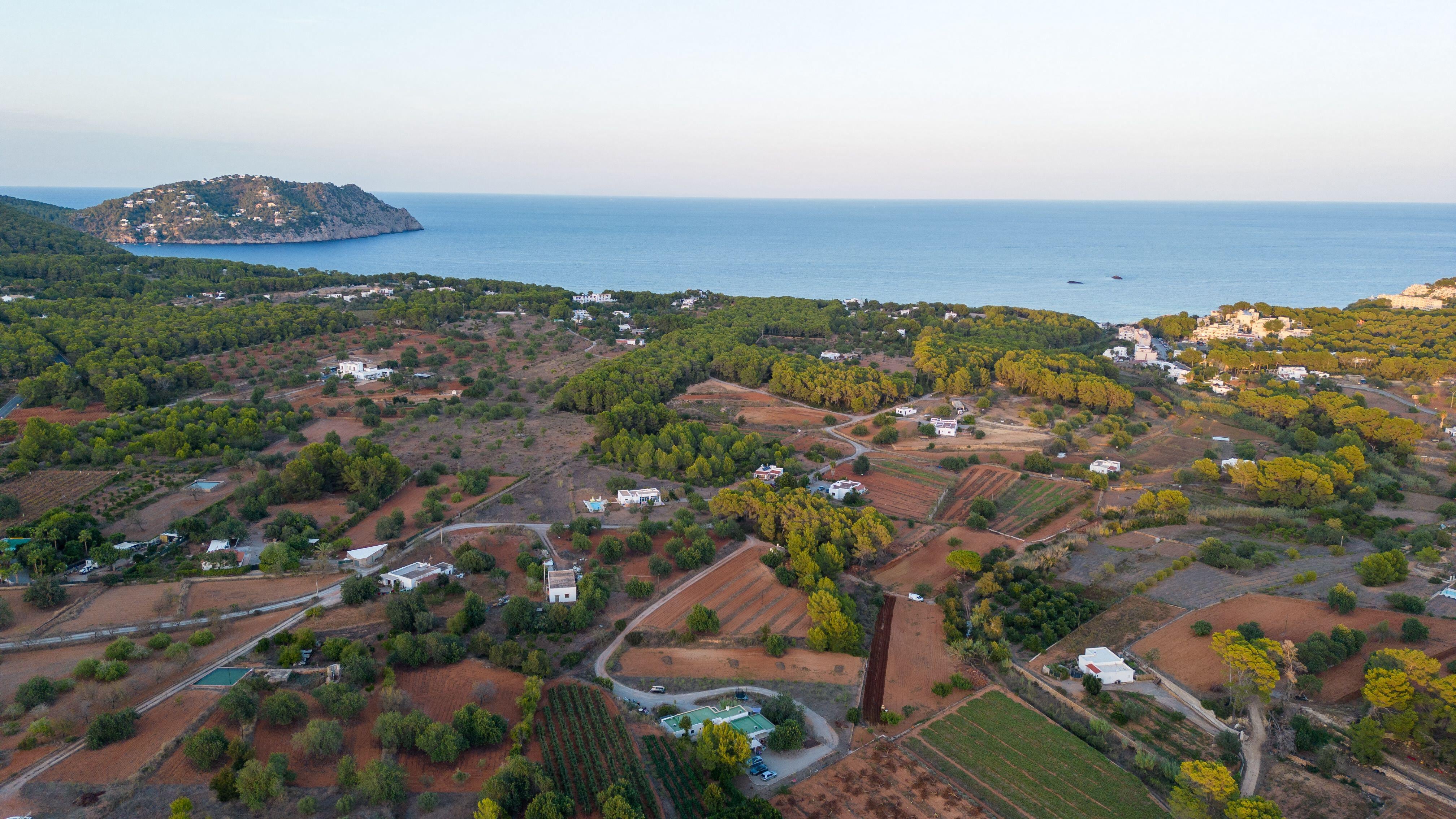 Ibiza residents declare war on illegal villa parties: 1,000 guests, private security and no permits