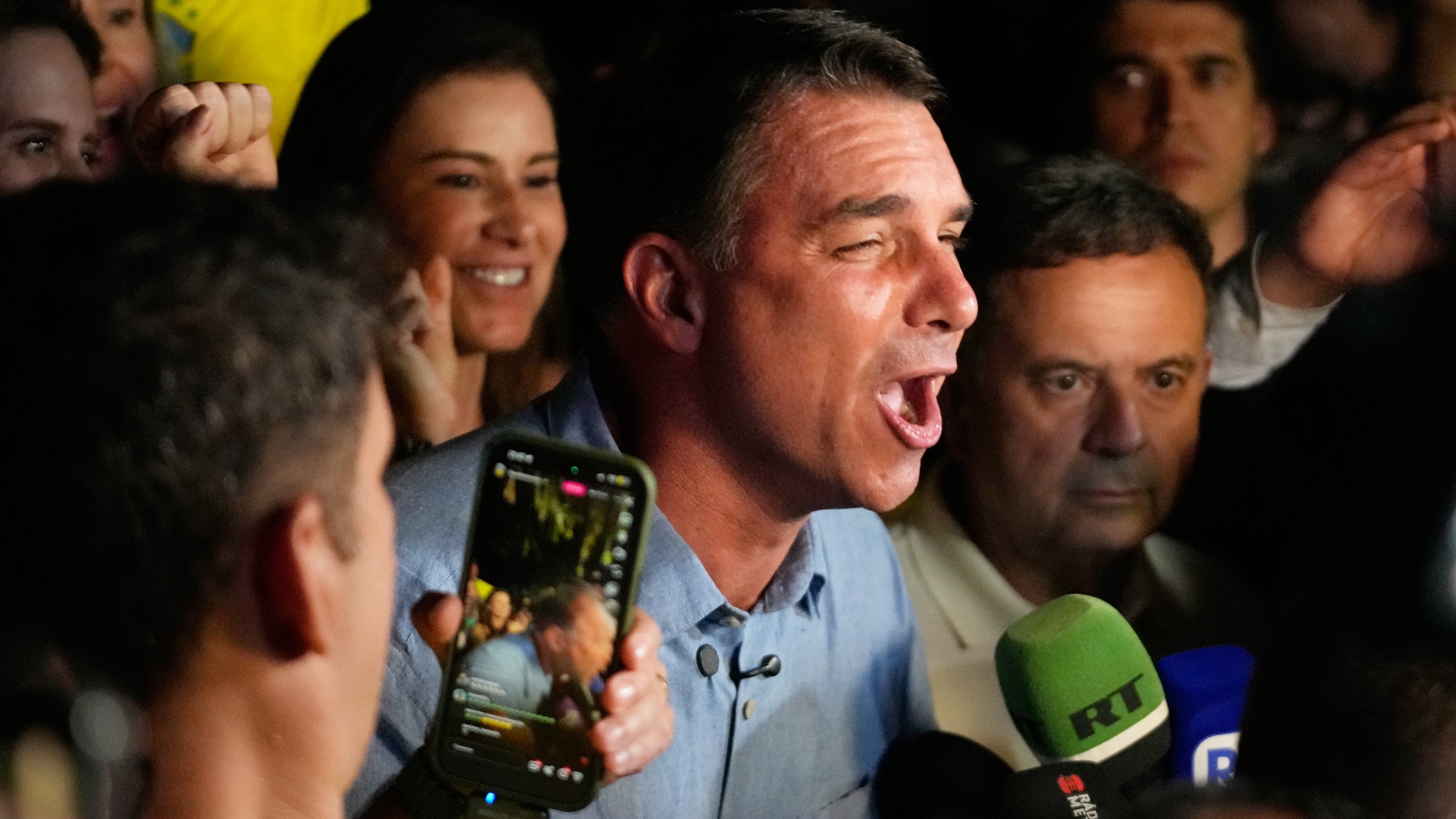 Bolsonaro defeats Lula in the first round and brings Brazil’s far right closer to power