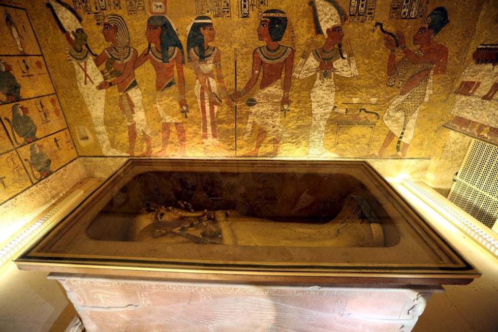 Do Tutankhamun and Nefertiti share a tomb?
