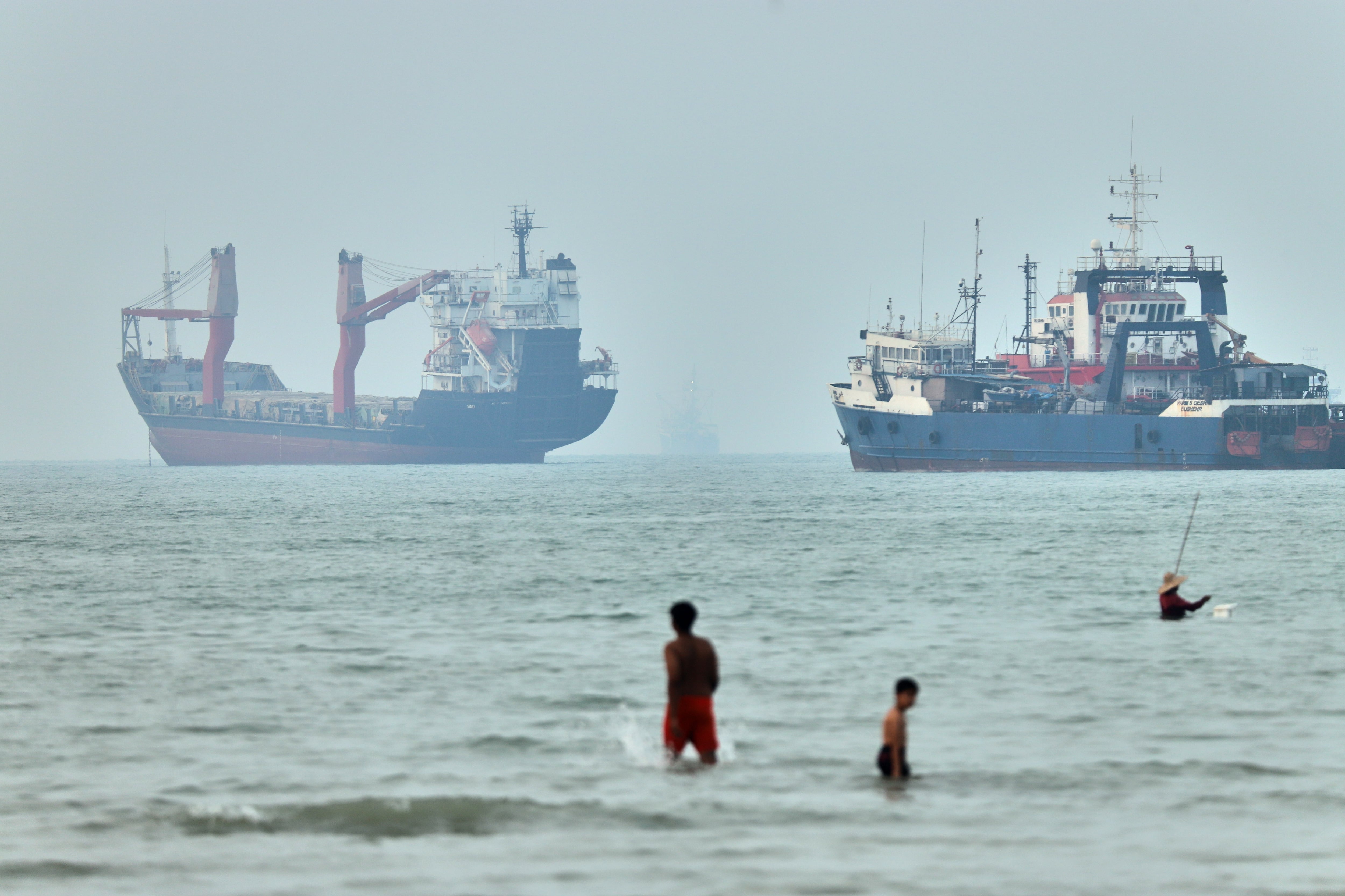 Iran and Oman negotiate a pay model for the Strait of Hormuz