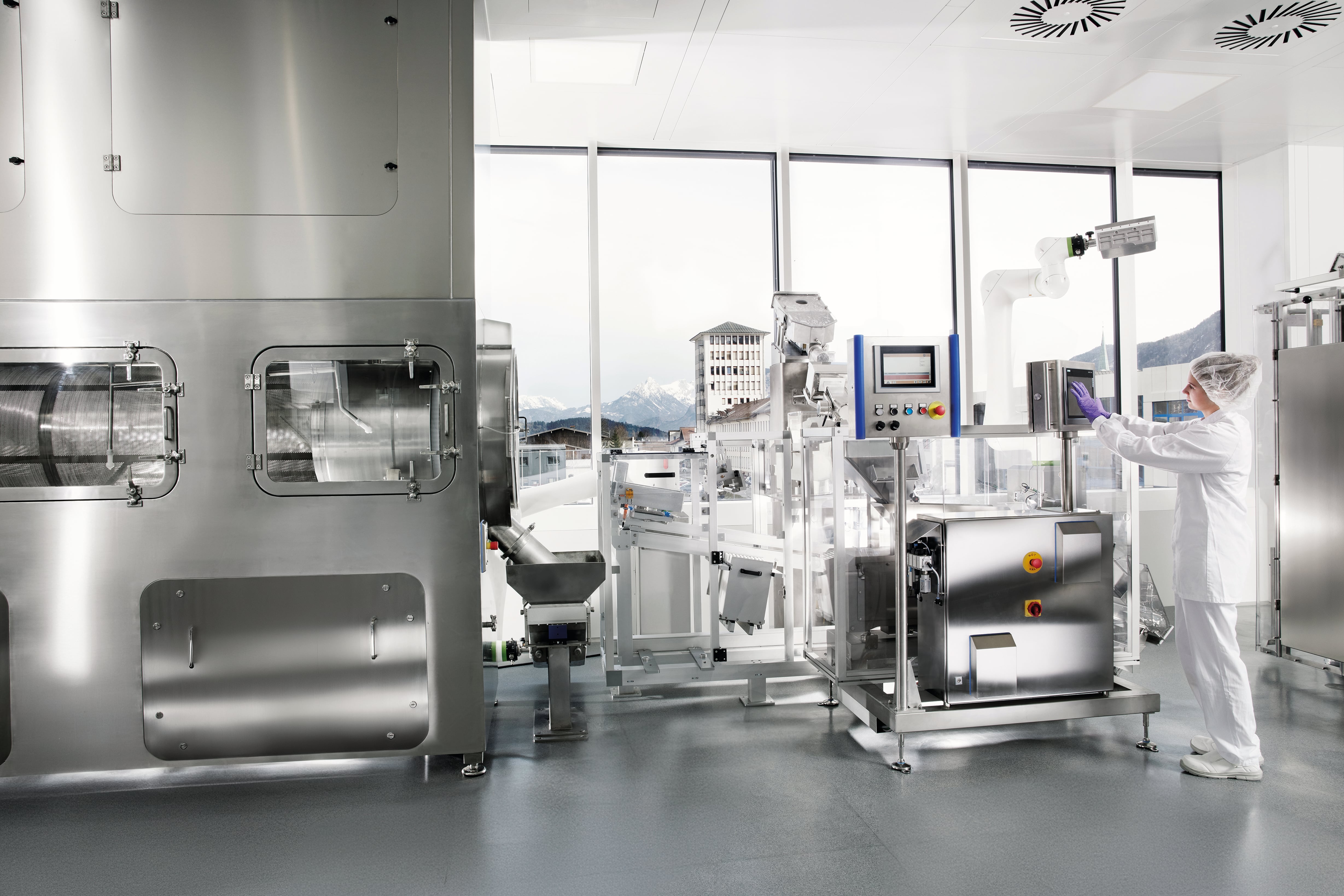 Europe seeks to open a new era for antibiotics 80 years after industrial penicillin production