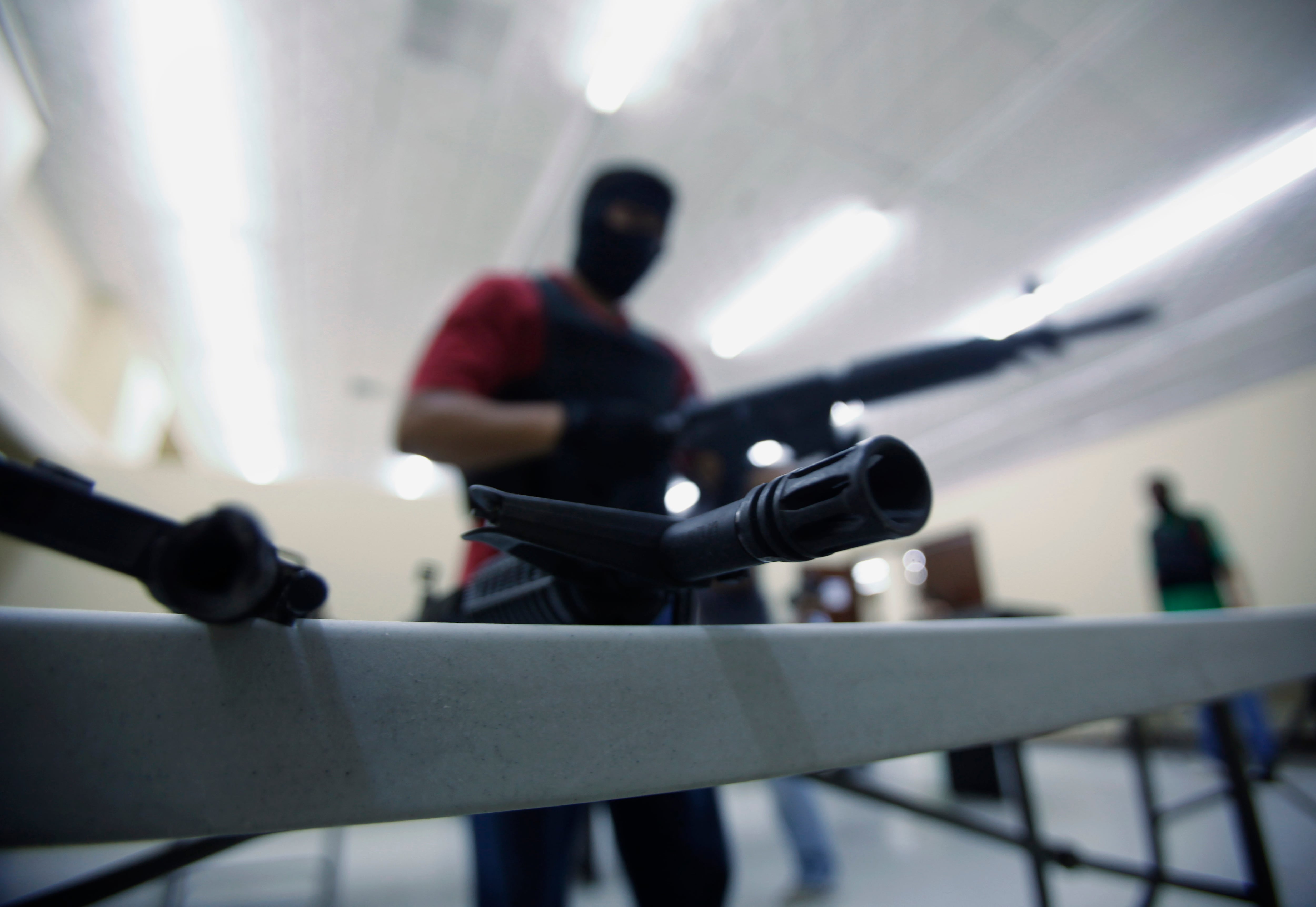 Mexicans blame US for arms trafficking and reject the possibility of foreign agents operating on their territory