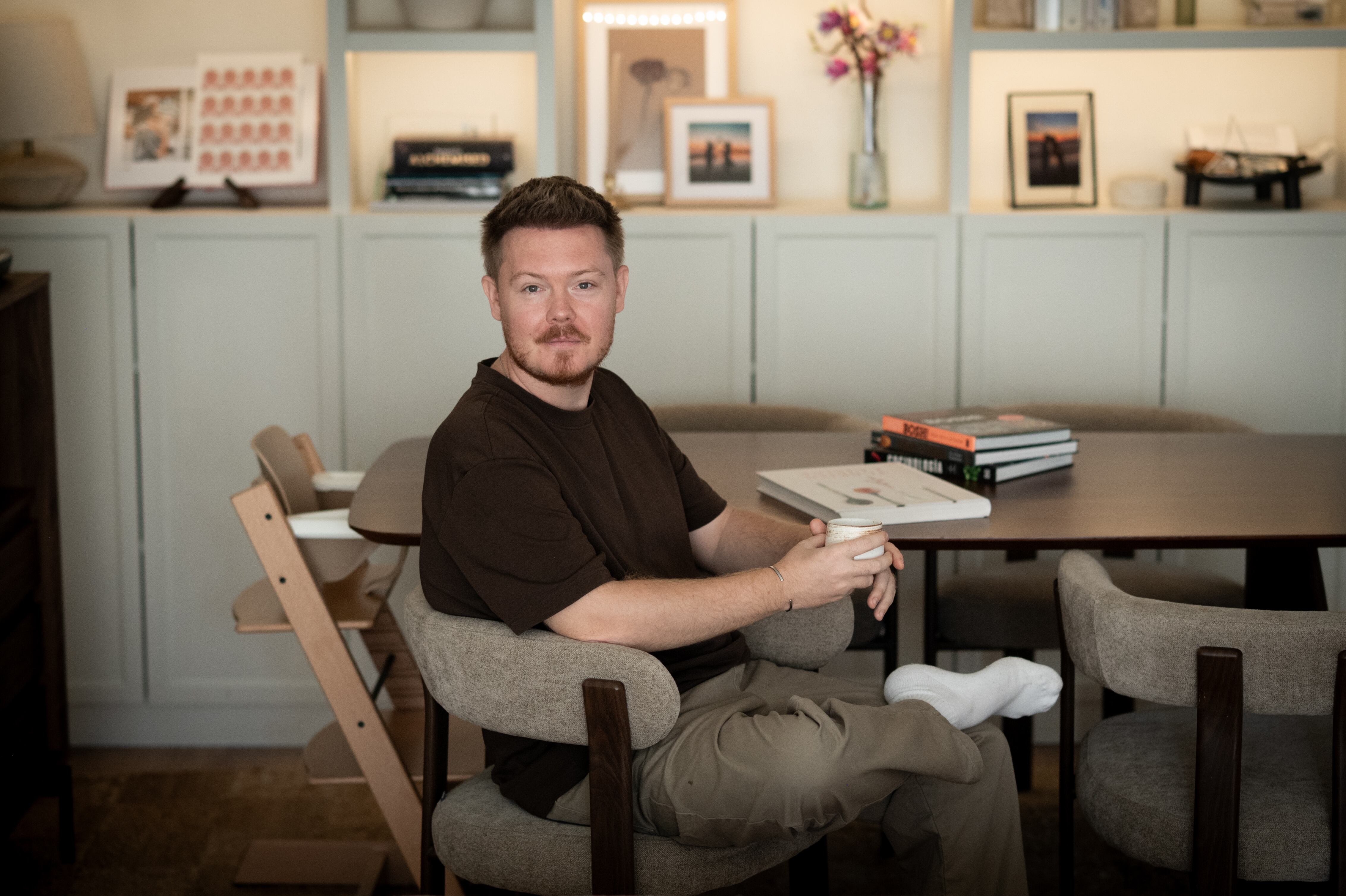 Johnny Cross is known on social media as The Vegan Guiri or “the vegan butcher,” the title of the cookbook he published in 2025.