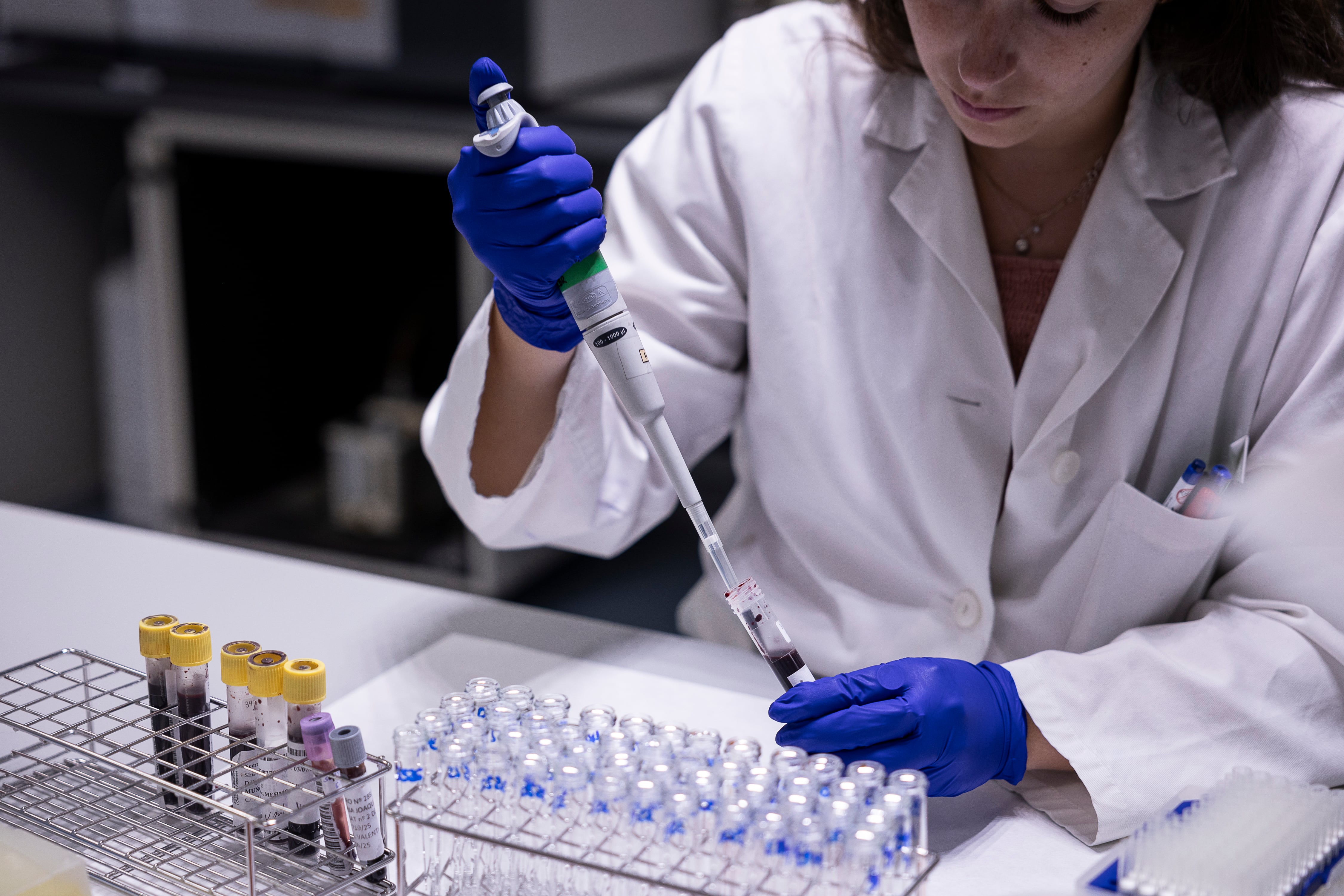 Scientific journals place less trust in women researchers