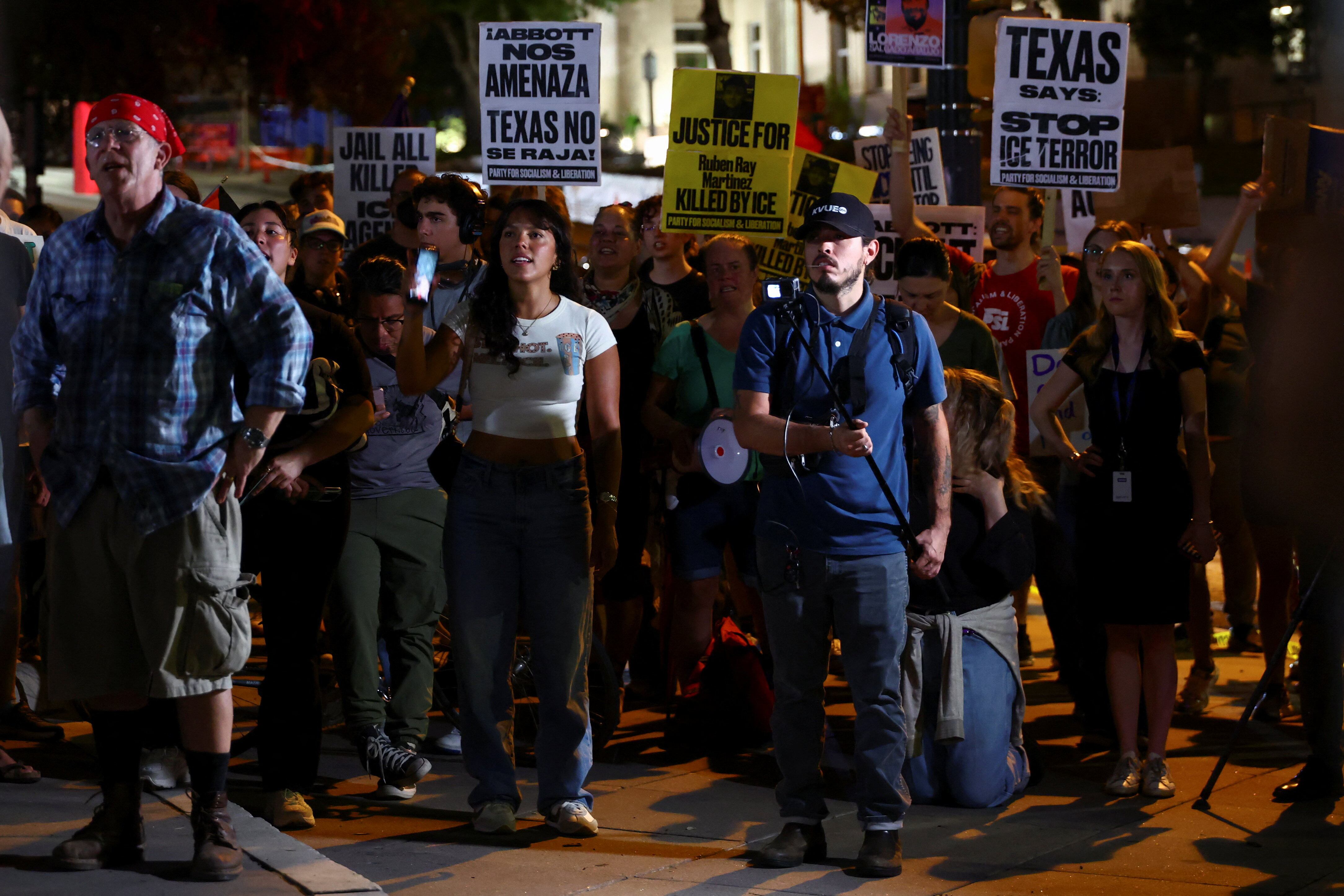 More than 100 feet away and no whistles: Activists train to respond to ICE at the midterms