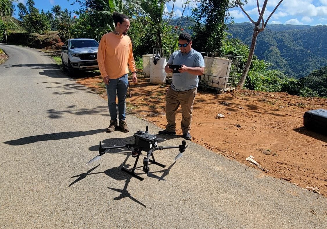 The use of drones in a farm restoration project organized by Cafiesencia. 