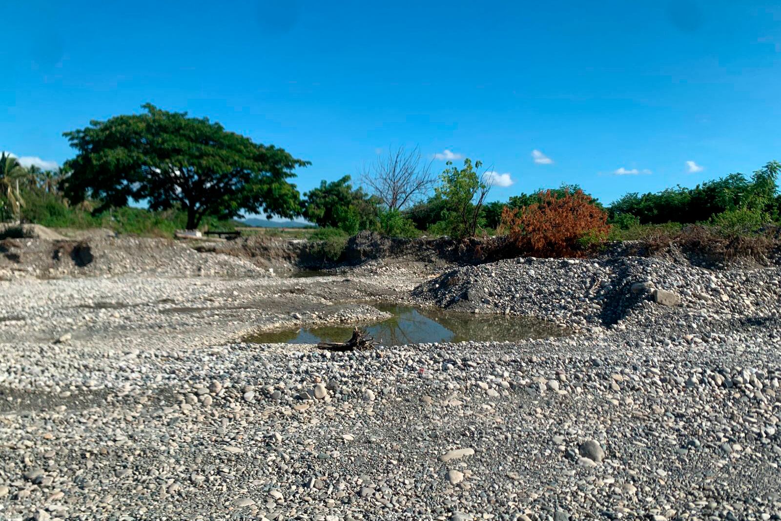 A dry stretch of the Nizao River, in the community of El Roblegal, in the Dominican city of Baní.