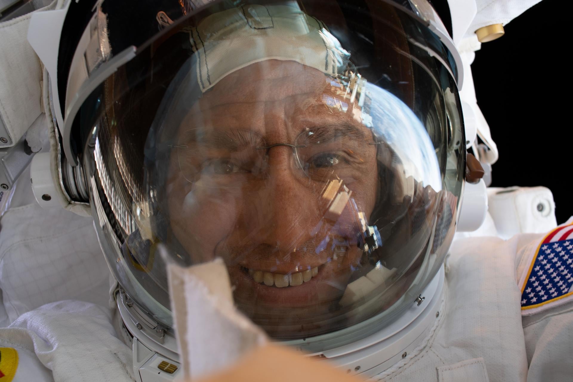 Frank Rubio during a spacewalk in his Extravehicular Mobility Unit, on November 15, 2022.