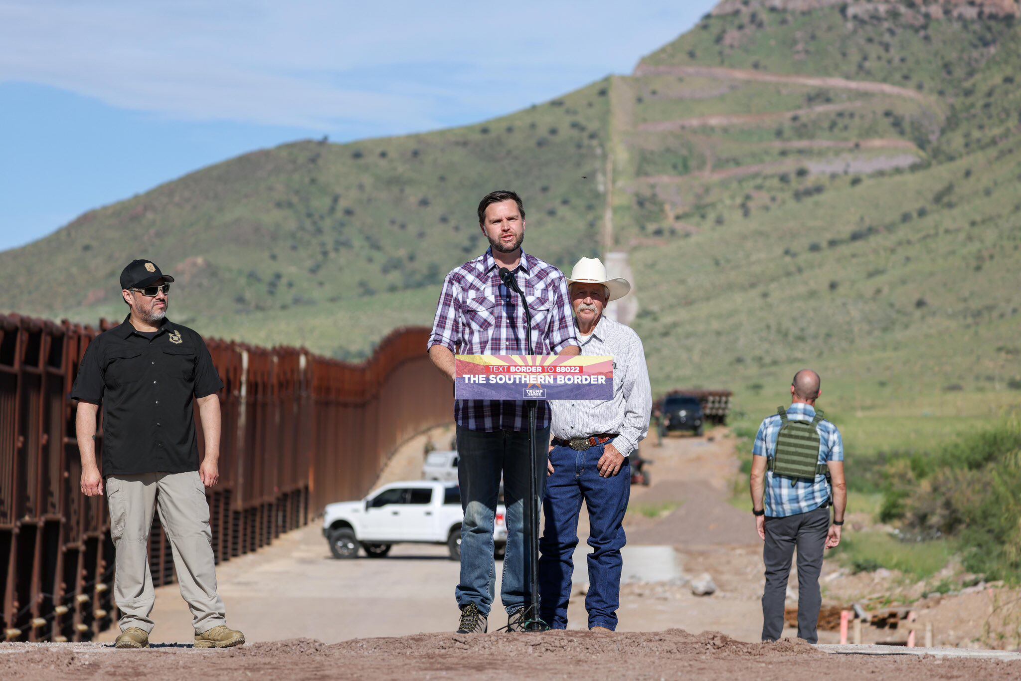 Arizona, the great battle for the border state