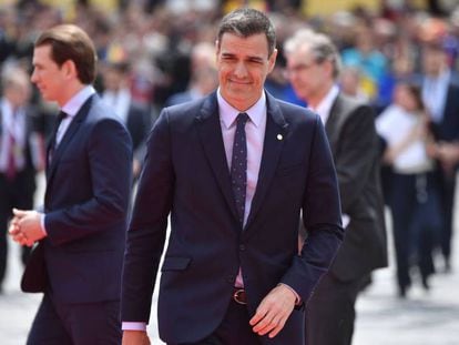 Pedro Sánchez arrives at the EU summit in Romania.