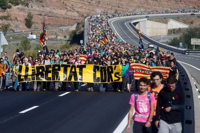 The march on Wednesday cut off Catalonia’s two main highways: the AP-7 and the A-2, as well as four other highways. This image shows the protesters marching from Berga (Barcelona).