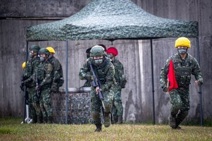 Taiwanese soldiers during exercises at the Taoyuan military base on February 21.