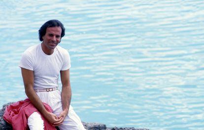 Julio Iglesias during a trip to the Bahamas in 1985.