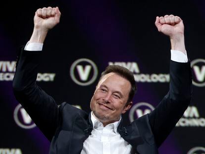 Elon Musk, CEO of Tesla and SpaceX, in addition to being owner of the social network X (formerly Twitter), feeling triumphant at a conference in Paris last June.