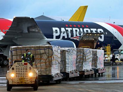 A New England Patriots Boeing 767-300 jet with a shipment of over one million N95 masks arrives at Logan Airport, Boston, Massachusetts, U.S., April 2, 2020.