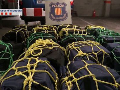 The 700 kilos of cocaine were found in 18 sports bags.
