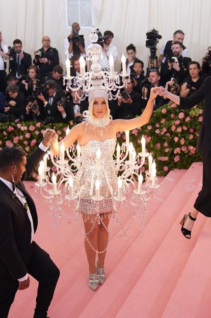 The 2019 Met Gala paid tribute to camp. For the event, Katy Perry lit up the red carpet in a chandelier dress by Jerry Scott, the designer behind Moschino.