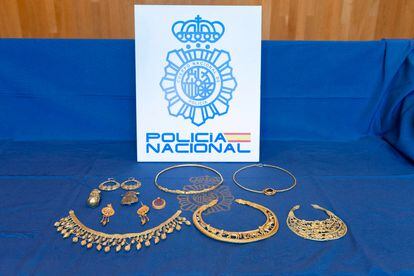 Policía recupera en Madrid tesoro de oro robado por pope en Ucrania Detenidos cinco por tráfico ilícito de joyas históricas de Ucrania en Madrid