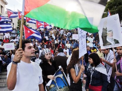 Demonstrators in Havana march in support of the Palestinian people; file photo.