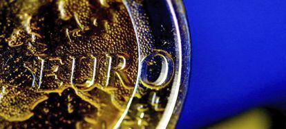 A close detail of a euro coin.