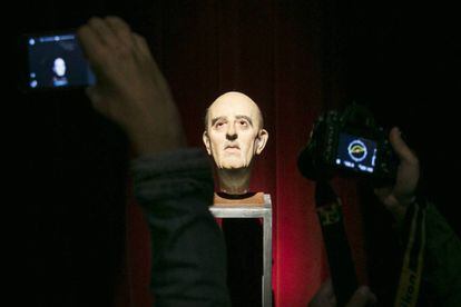 The silicon head of Franco by Eugenio Merino.