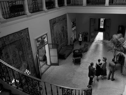 The hall of Mu&ntilde;oz Ramonet&#039;s Barcelona palace, as seen during the shooting of the film &#039;Blancanieves&#039;.