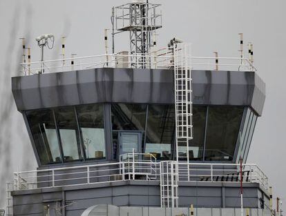 The control tower at Adolfo Suárez Madrid-Barajas Airport.