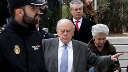 Jordi Pujol and Marta Ferrusola after making a statement in Spain's High Court in February 2016.