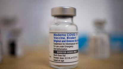 A vial of the Moderna coronavirus disease (COVID-19) booster vaccine targeting BA.4 and BA.5 Omicron sub variants is pictured at Skippack Pharmacy in Schwenksville, Pennsylvania, U.S., September 8, 2022.
