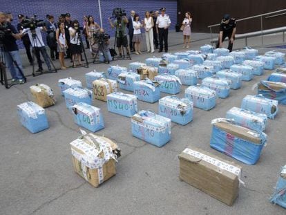 Police arrested 42 people and seized more than five tons of hashish with the help of information received via Twitter.